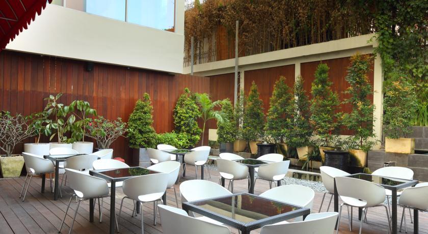 Hotel Ibis Styles Yogyakarta Exterior foto