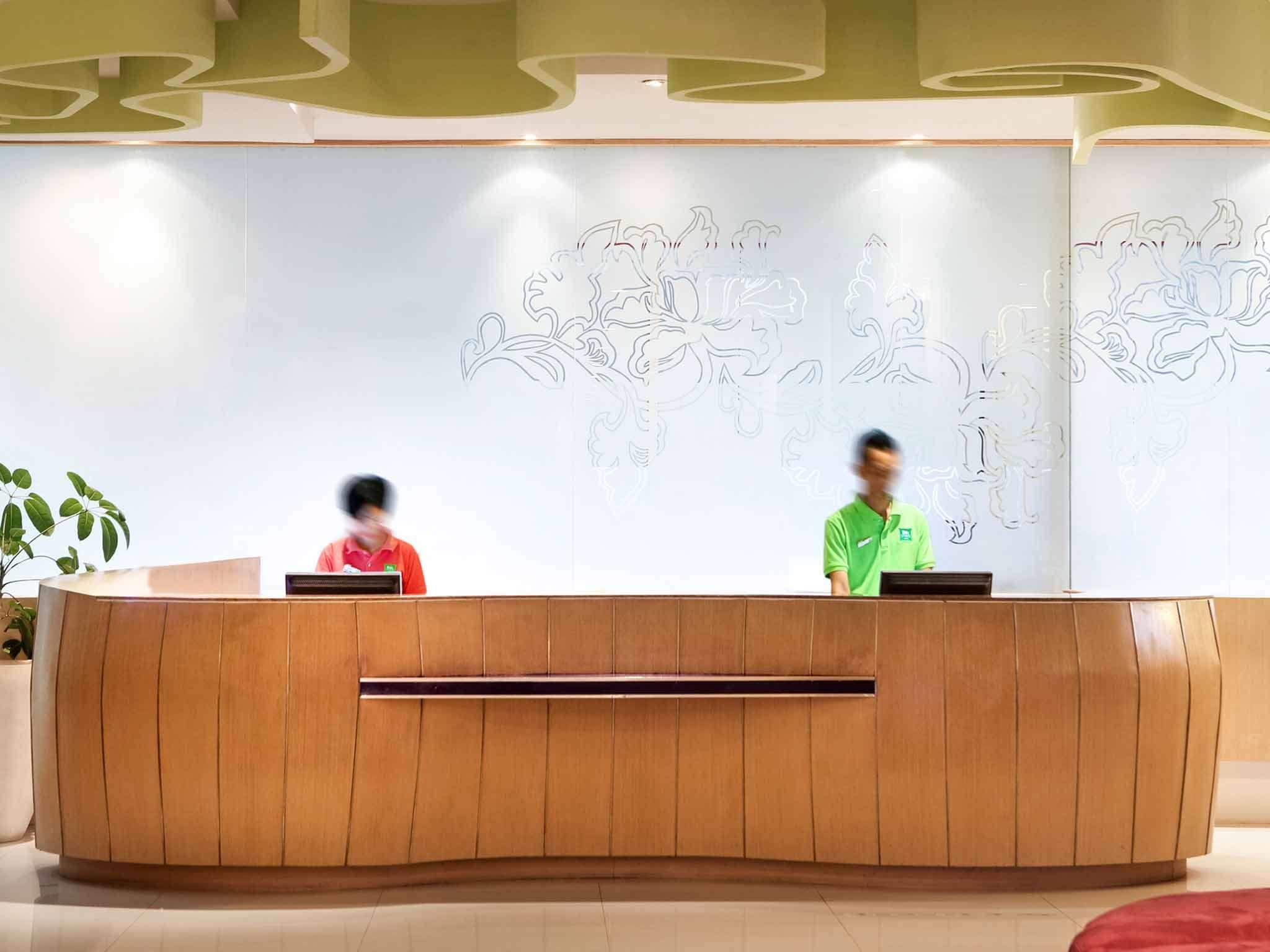 Hotel Ibis Styles Yogyakarta Exterior foto