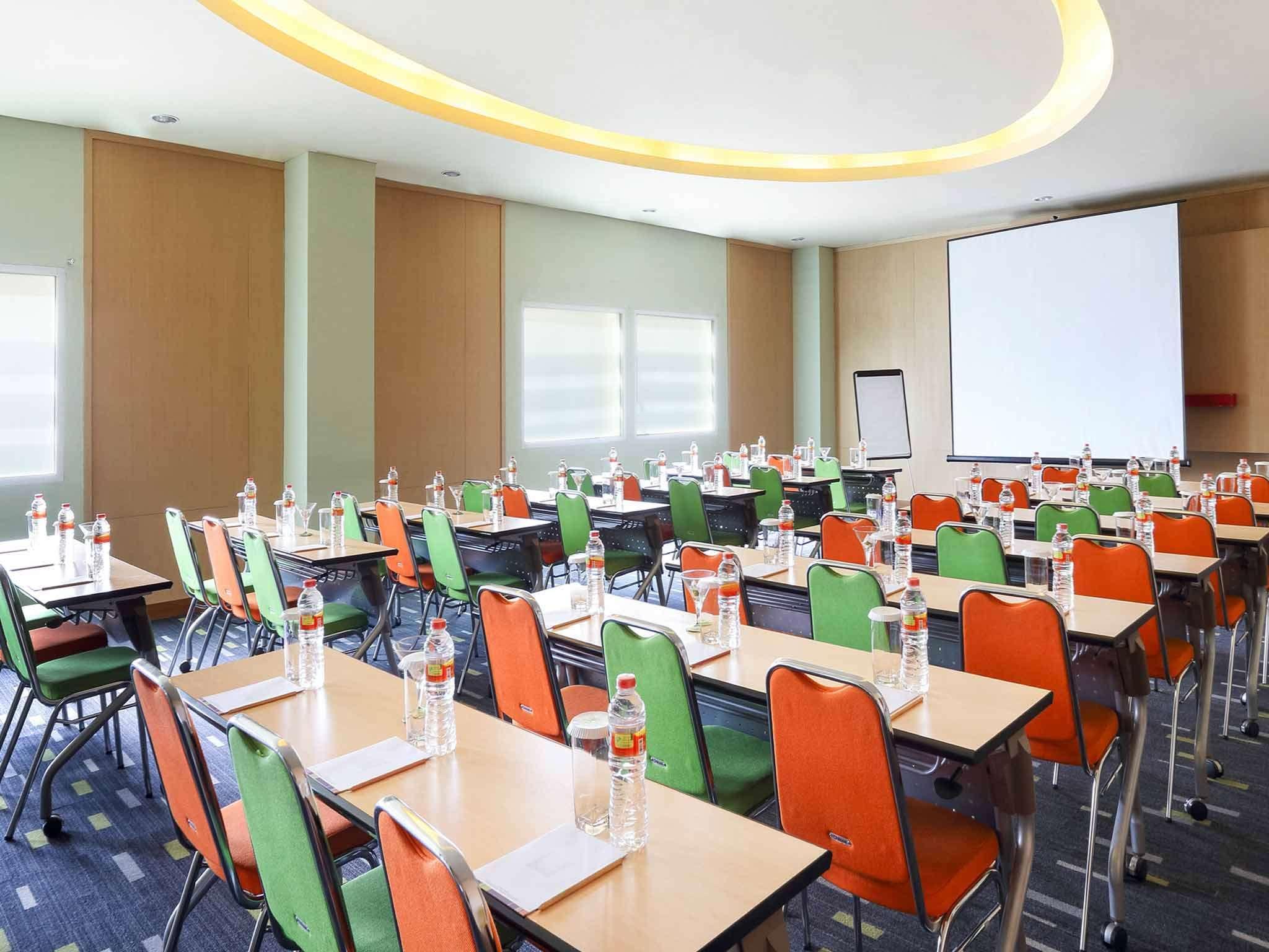 Hotel Ibis Styles Yogyakarta Exterior foto