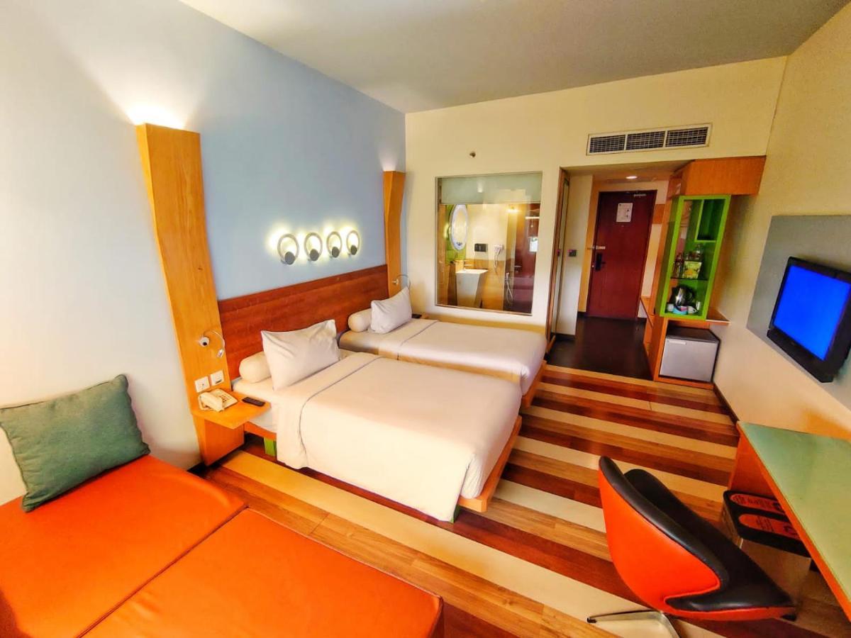 Hotel Ibis Styles Yogyakarta Exterior foto