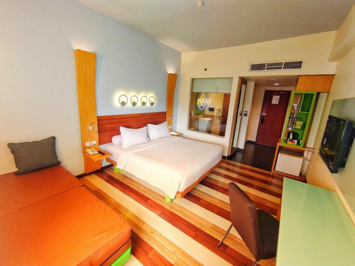 Hotel Ibis Styles Yogyakarta Exterior foto