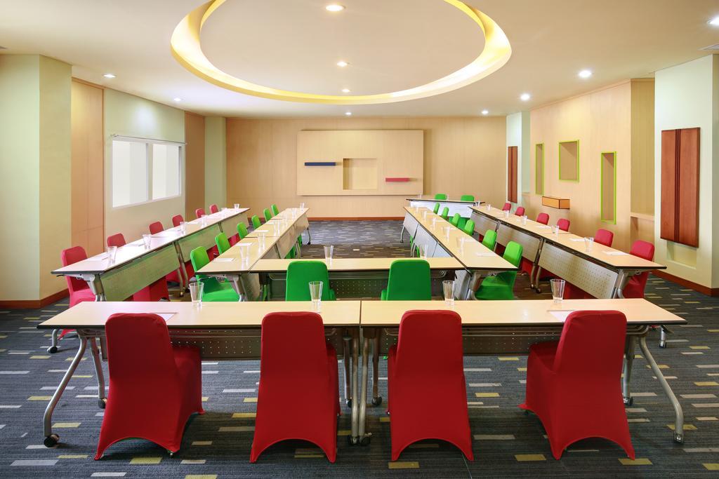 Hotel Ibis Styles Yogyakarta Exterior foto