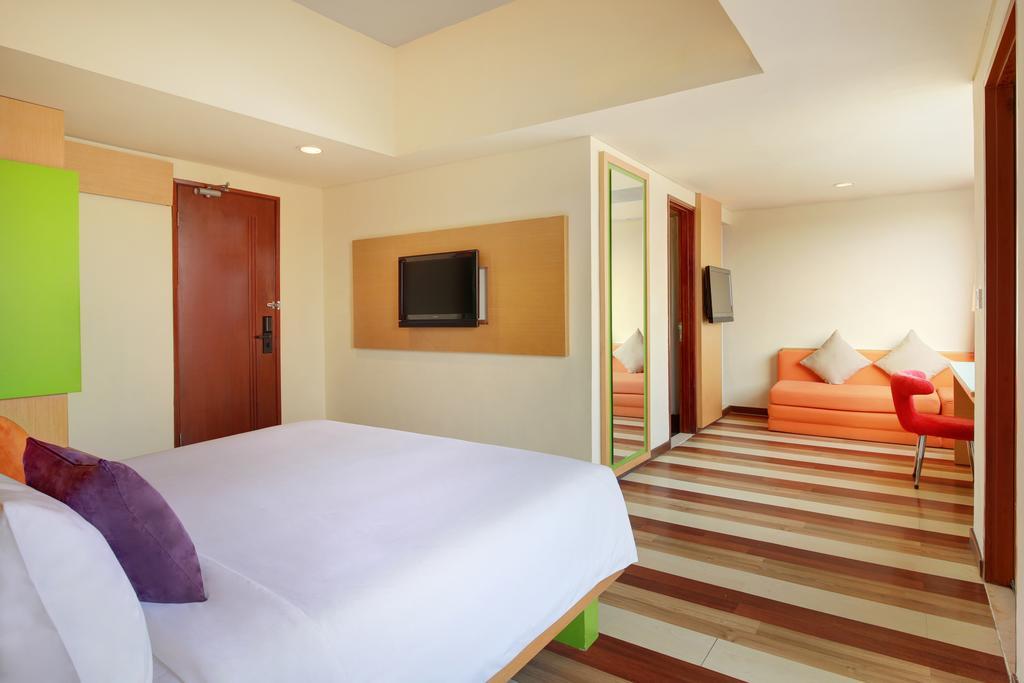 Hotel Ibis Styles Yogyakarta Exterior foto