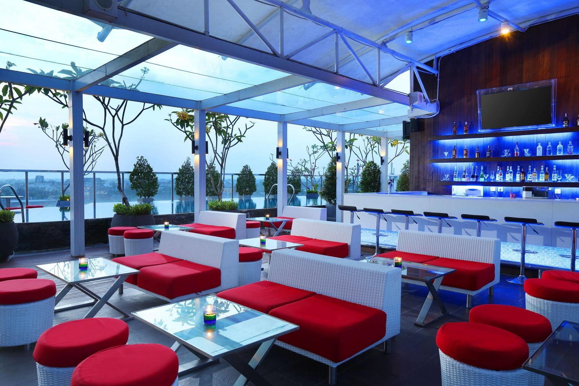 Hotel Ibis Styles Yogyakarta Exterior foto