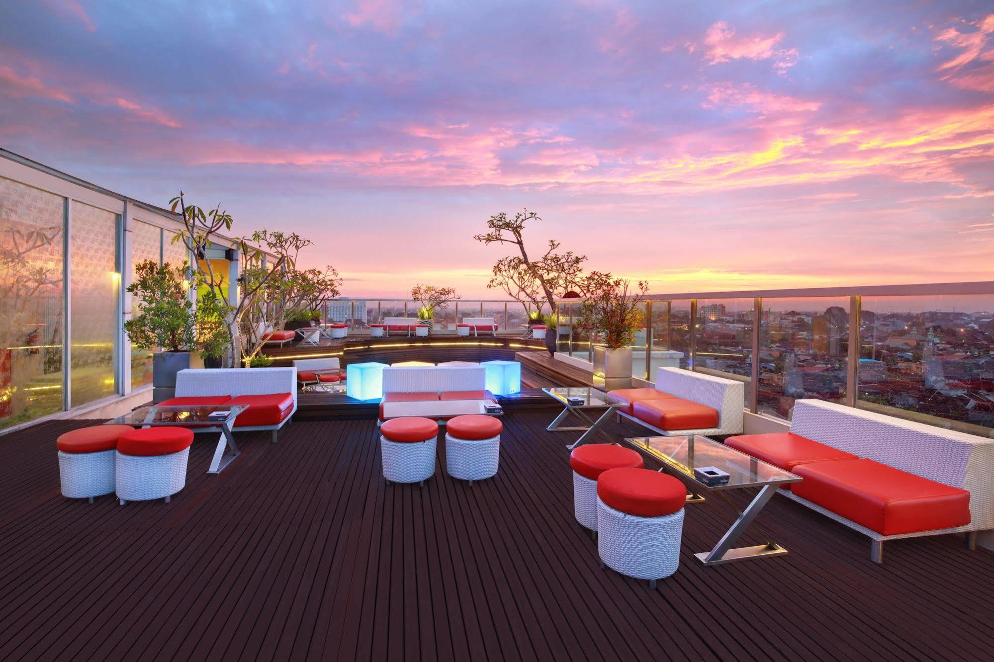 Hotel Ibis Styles Yogyakarta Exterior foto