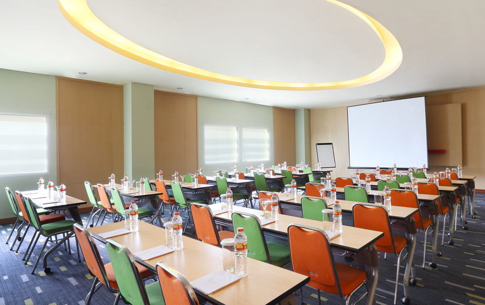 Hotel Ibis Styles Yogyakarta Exterior foto